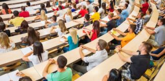 التعليم الجامعي بين متطلبات سوق العمل ومهارات الكوادر