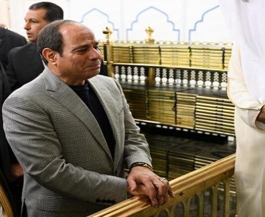مصر في مفترق الطرق.. خيارات صعبة وأماني مستحيلة