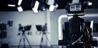 الاحتكار والتسويف والمسرب في أزمة أجور العاملين بصناعة الدراما الاحتكار والتسويف والمسرب في أزمة أجور العاملين بصناعة الدراما (الصورة: أرشيفية)