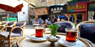 "هات شاي وخد أي حاجة تانية".. الدولار يدفع مصر إلى عصر المقايضة الدولار يدفع مصر إلى عصر المقايضة