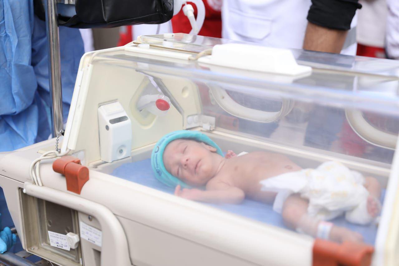 مصر تستقبل 28 من أطفال غزة الخدج