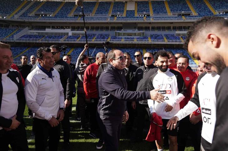 السيسي يزور معسكر المنتخب