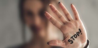 ضحية أو شريكة في الأذى.. الخروج من العلاقات المسيئة