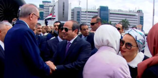 أردوغان في مصر.. لماذا الآن؟ السيسي وقرينته يستقبلان أردوغان وقرينته بمطار القاهرة