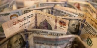الدولار.. كلمة السر في أزمة الأجور بمصر