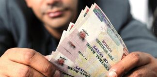 لماذا لم تر وثيقة السياسات الضريبية النور إلى الآن؟