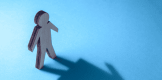 كراهية ووصم العابرات/ين جندريًا.. حكايات من الواقع