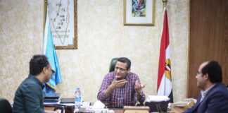 البلشي: كلنا سجناء لحظة "يناير".. ومن الخطورة انحياز الصحفيين للسلطة وقت معاناة الناس (حوار) الكاتب الصحفي خالد البلشي يرى أننا كلنا سجناء لحظة"يناير" وأن الصحافة مهنية يسارية بالأساس – تصوير محمد الراعي