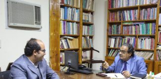 فريد زهران: مصر تمتلك بديلًا مدنيًا آمنًا بعد 2030.. وهذه تفاصيل لقائي الرئيس (حوار) فريد زهران رئيس الحزب المصري الديمقراطي والمرشح الرئاسي السابق يرى أن تغيب الديمقراطية استراتيجة حاكمة لمصر منذ عقود - تصوير محمد الراعي