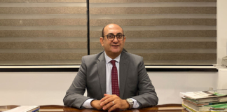 خالد علي: السلطة تعيش بمتلازمتي "غرور القوة" والخوف.. وجعلت من ممارسة العمل السياسي عملية انتحارية (حوار) المحامي الحقوقي خالد علي المرشح الرئاسي الأسبق في حوار خاص مع منصة فكر تاني ضمن سلسلة حوارات الولاية الأخيرة ومستقبل مصر