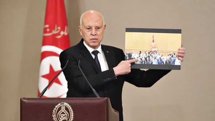 ماذا ينتظر التونسيون من 