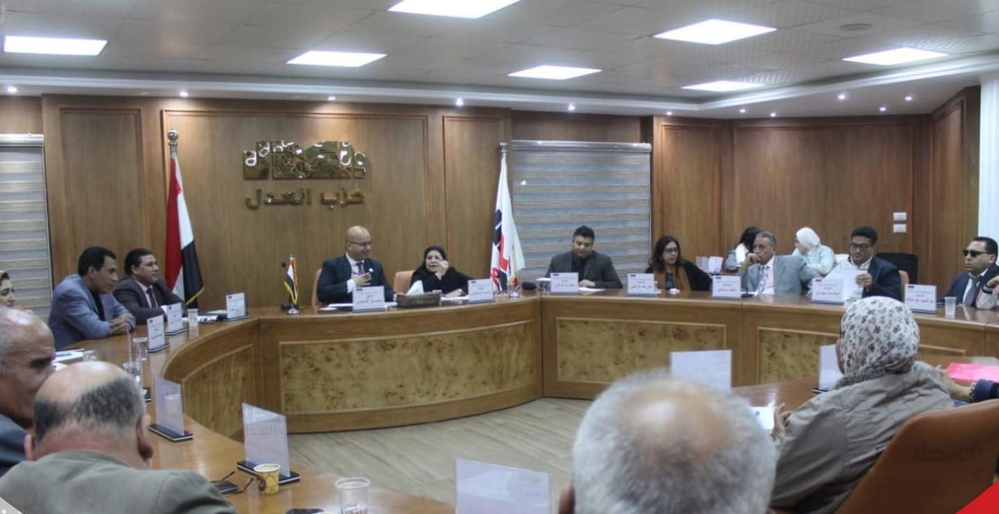 مائدة مستديرة لدعم حقوق ذوي الإعاقة بحزب العدل 