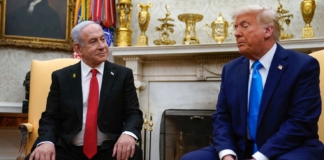 أي أوراق ضغط للعرب تُمكنهم من رفض تهجير أهل غزة؟ نتنياهو وترامب (وكالات)