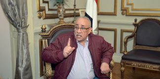 طلعت خليل: المال السياسي يعمّق ظاهرة شراء الأصوات ويهدد بنسخة أسوأ من انتخابات 2010 (حوار) النائب السابق طلعت خليل عضو المجلس الرئاسي بحزب المحافظين والمنسق العام للحركة المدنية الديمقراطية - تصوير إسلام يحيى - فكر تاني
