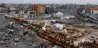 لفرض خطة ويتكوف.. الاحتلال يوقف المساعدات عن غزة سكان غزة ينظمون إفطارًا جماعيًا في أول أيام رمضان (وكالات)