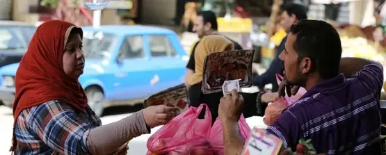 الجرم يرى أنه لا ينبغي أن يتحمل المواطن العبء الكامل لهذه الإجراءات لأن رفع الدعم بالكامل عن المحروقات بنهاية العام الحالي قد يؤدي إلى ارتفاع غير مسبوق في معدلات التضخم (وكالات)
