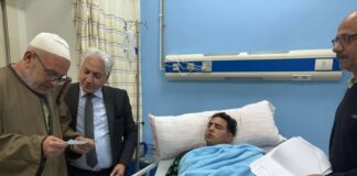 العمال في أسبوع: غضب بـ"الشرقية للدخان" قبيل انعقاد العمومية القادمة.. تعويض مالي لعامل سيرك طنطا عامل السيرك المصاب أثناء تلقي والده شيك التعويض - فيس بوك وزارة العمل
