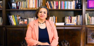 مها عبد الناصر: المشهد أقرب لقائمة تضم الجميع.. تحالفنا مع "مستقبل وطن" مطروح لكنه غير محسوم.. المال السياسي عقبة انتخابية بمصر (حوار) النائبة الدكتورة مها عبد الناصر، عضوة مجلس النواب ونائبة رئيس الحزب المصري الديمقراطي- تصوير أحمد عادل - فكر تاني