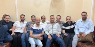 أحمد الطنطاوي على بوابة الخروج.. تغطية مفتوحة لإجراءات إطلاق السراح أحمد الطنطاوي وسط مهنئيه في منزله بمحافظة كفر الشيخ بعد اطلاق سراحه مساء الأربعاء 28 مايو 2025 - خاص فكر تاني