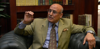 المستشار محمد ناجي دربالة: تعديلات "الإجراءات الجنائية" تُضعف المحاكمات العادلة وزيادة الرسوم القضائية تهدد حق التقاضي (حوار) المستشار محمد ناجي دربالة نائب رئيس محكمة النقض الأسبق في حوار خاص مع فكر تاني - تصوير محمد ليل