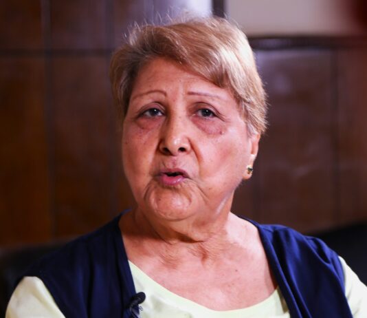 أمينة النقاش: مقاطعة "الشيوخ" تخدم الإخوان.. وأي متاح نحن فيه ولو مجلس إدارة عمارة (حوار) الكاتبة الصحفية أمينة النقاش، رئيسة الاتحاد النسائي التقدمي بحزب التجمع، وعضوة مكتبه السياسي، والمرشحة عن الحزب في القائمة الوطنية من أجل مصر، تصوير هيثم محجوب - فكر تاني