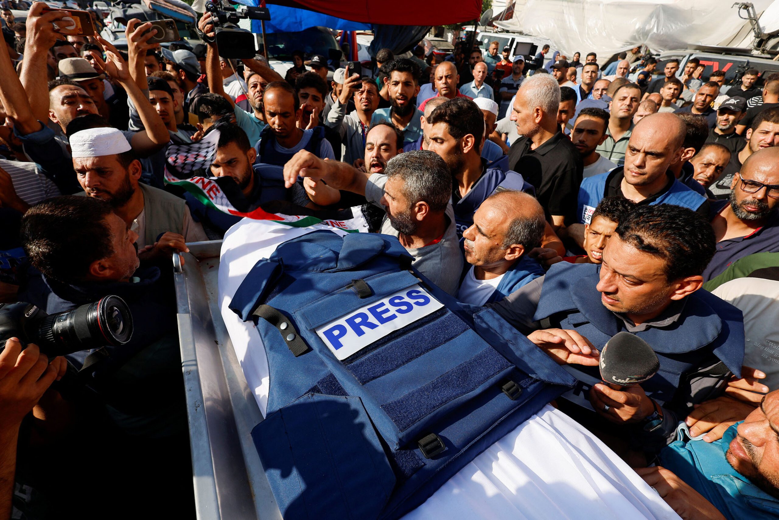 إسرائيل تعتمد قتل الصحفيين ضمن سياسات الإبادة التي ترتكبها ضد الفلسطينيين في غزة (وكالات)