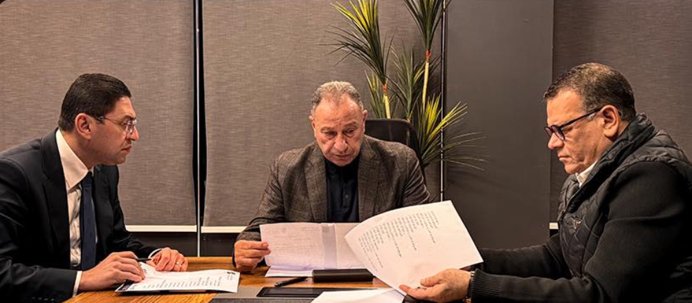 الخطيب خلال الاجتماع (وكالات)