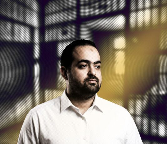 من الحبس إلى المنع من العلاج والامتحانات.. لماذا لا تنتهي قضية محمد عادل؟
