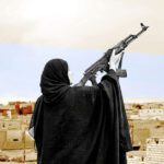 لم يعد الدم حكرًا على الرجال.. كيف وصلت النساء إلى قلب دائرة العنف في الصعيد؟