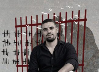سجين وهدف للمتشددين.. ماذا يواجه الصحفي حيدر قنديل في محبسه؟